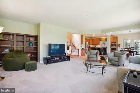 Living - 18307 Crestmount Rd, Boyds, MD 20841 photo 2 of 6
