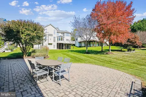 Exterior - 18307 Crestmount Rd, Boyds, MD 20841 photo 6 of 9