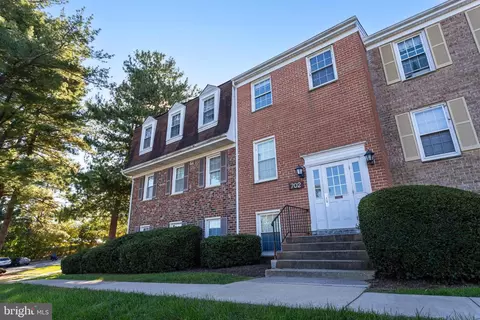 702 Quince Orchard Blvd #702-P2, Gaithersburg, MD 20878