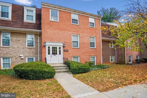 752 Quince Orchard Blvd #752-202, Gaithersburg, MD 20878