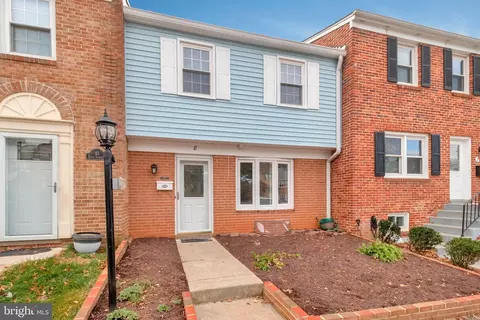 8 Silver Kettle Ct, Gaithersburg, MD 20878