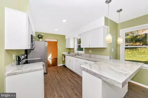 Kitchen - 717 Pebblestone Ct, Silver Spring, MD 20905 photo 1 of 2