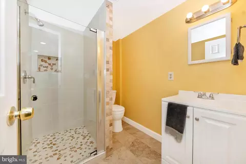 Bath - 717 Pebblestone Ct, Silver Spring, MD 20905 photo 5 of 5