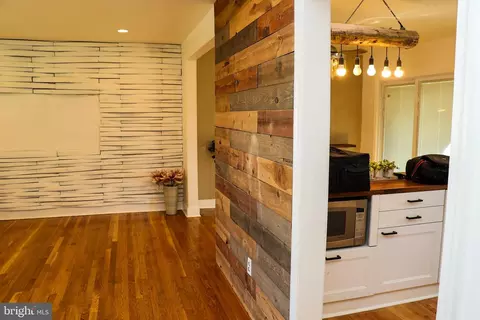 Entry Way - 12507 Greenly St, Silver Spring, MD 20906 photo 4 of 11