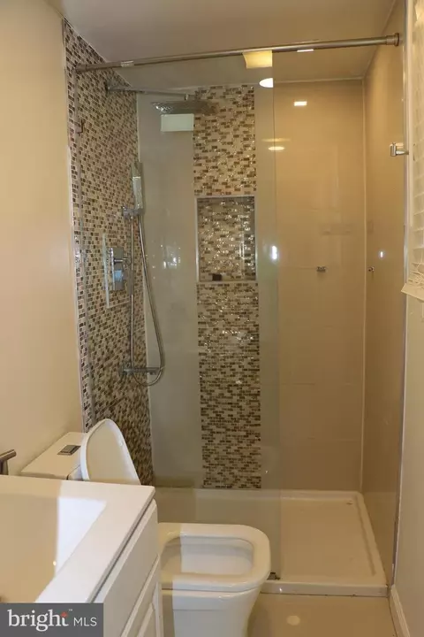 Bath - 12507 Greenly St, Silver Spring, MD 20906 photo 6 of 9