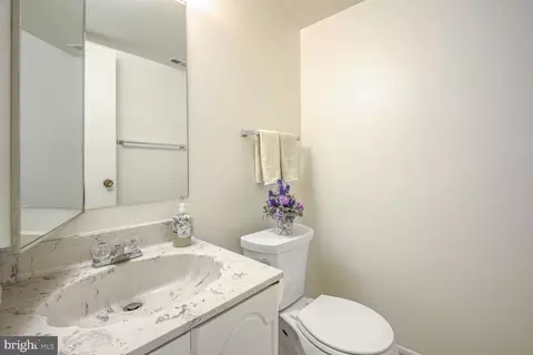 Bath - 15006 Haslemere Ct #265-D, Silver Spring, MD 20906 photo 1 of 3