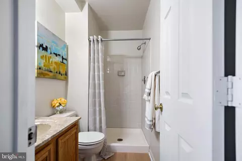 Bath - 10906 Henlopen Ct, Silver Spring, MD 20902 photo 11 of 13
