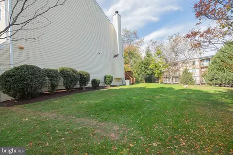 Exterior - 10906 Henlopen Ct, Silver Spring, MD 20902 photo 12 of 13
