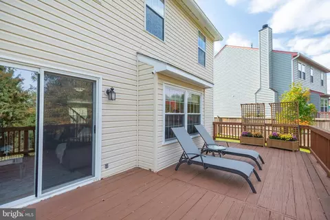 Exterior - 10906 Henlopen Ct, Silver Spring, MD 20902 photo 7 of 13
