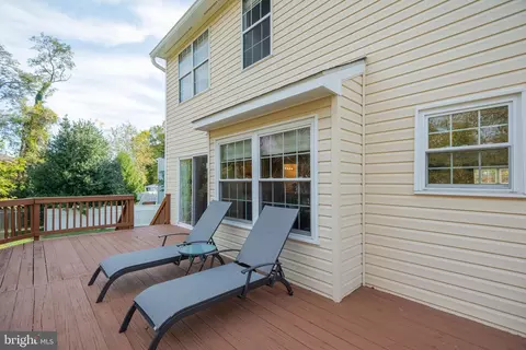 Exterior - 10906 Henlopen Ct, Silver Spring, MD 20902 photo 6 of 13