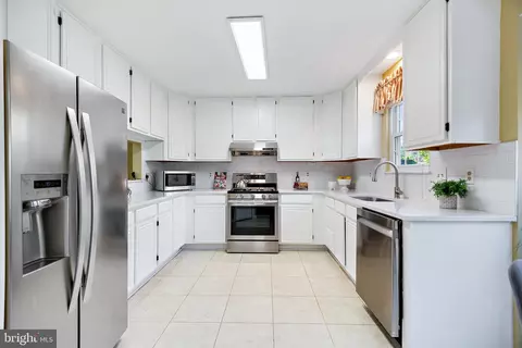 Kitchen - 10906 Henlopen Ct, Silver Spring, MD 20902 photo 3 of 10