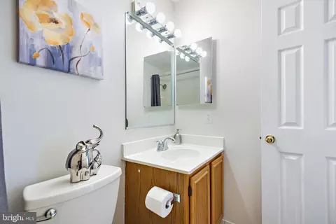 Bath - 10906 Henlopen Ct, Silver Spring, MD 20902 photo 8 of 13