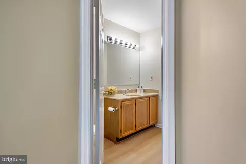 Entry Way - 10906 Henlopen Ct, Silver Spring, MD 20902 photo 4 of 8