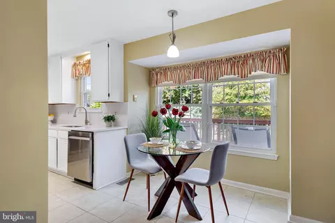 Dining - 10906 Henlopen Ct, Silver Spring, MD 20902 photo 5 of 6