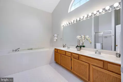 Bath - 10906 Henlopen Ct, Silver Spring, MD 20902 photo 2 of 13