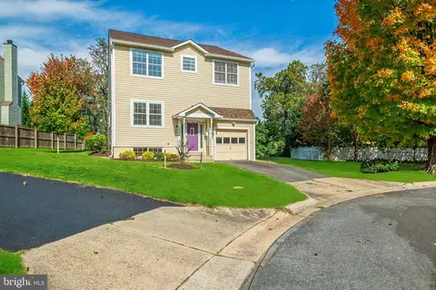 Exterior - 10906 Henlopen Ct, Silver Spring, MD 20902 photo 2 of 13