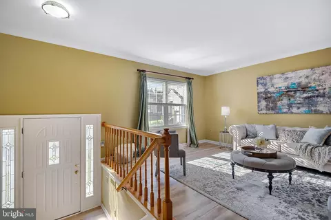 Entry Way - 10906 Henlopen Ct, Silver Spring, MD 20902 photo 3 of 8