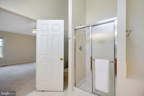 Bath - 10906 Henlopen Ct, Silver Spring, MD 20902 photo 5 of 13