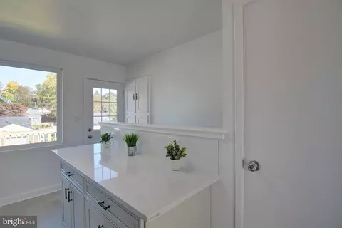 Entry Way - 3809 Greenly St, Silver Spring, MD 20906 photo 5 of 9