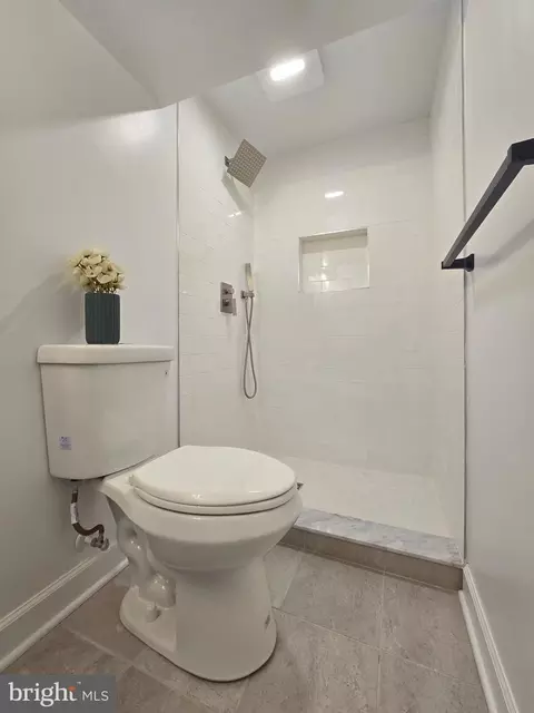 Bath - 3809 Greenly St, Silver Spring, MD 20906 photo 3 of 5