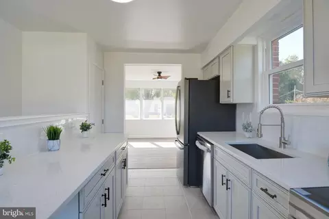 Entry Way - 3809 Greenly St, Silver Spring, MD 20906 photo 6 of 9
