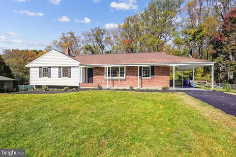 17704 Prince Edward Dr, Olney, MD 20832