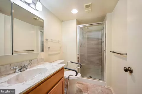 15100 Interlachen Dr #4-112, Silver Spring, MD 20906 photo 14