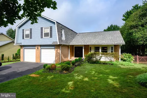 Exterior - 1405 Longhill Dr, Potomac, MD 20854 photo 3 of 3