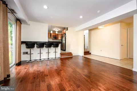 Living - 1405 Longhill Dr, Potomac, MD 20854 photo 5 of 6