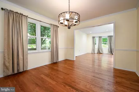 Living - 1405 Longhill Dr, Potomac, MD 20854 photo 2 of 6