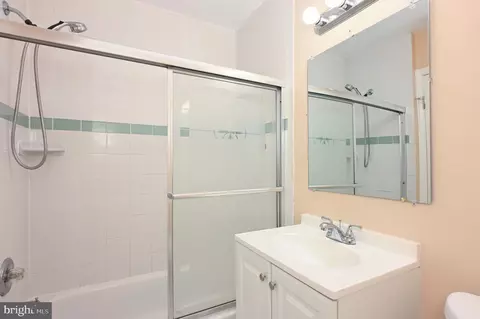 Bath - 1011 Rosemere Ave, Silver Spring, MD 20904 photo 1 of 3