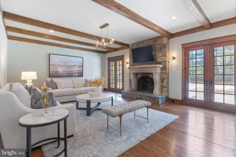 Living - Undisclosed, Potomac, MD 20854 photo 4 of 10