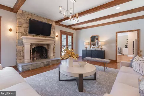 Living - Undisclosed, Potomac, MD 20854 photo 6 of 10