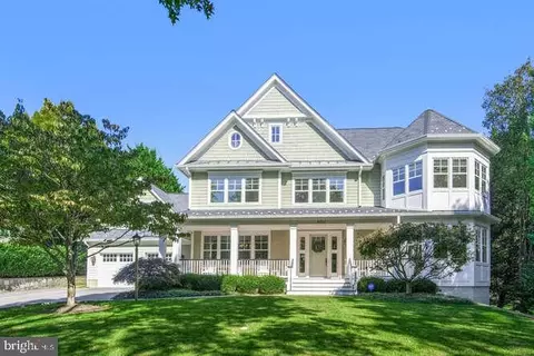 9820 Carmelita Dr, Potomac, MD 20854