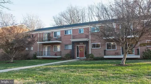 10649 Weymouth St #103, Bethesda, MD 20814