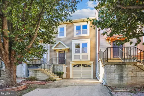 2942 Schoolhouse Cir, Silver Spring, MD 20902