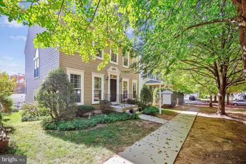 18921 Fountain Hills Dr, Germantown, MD 20874