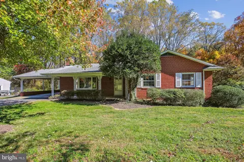 17817 Tree Lawn Dr, Ashton, MD 20861