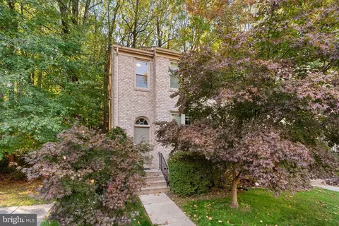 10730 Pine Haven Ter, Rockville, MD 20852