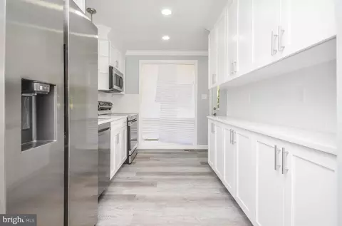 Entry Way - 4007 Havard St, Silver Spring, MD 20906 photo 3 of 6