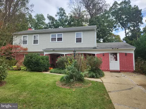 6 Deer Park Ln, Gaithersburg, MD 20877