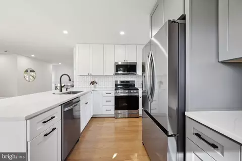 Kitchen - 3318 Estelle Ter, Silver Spring, MD 20906 photo 2 of 3
