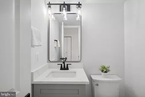 Bath - 3318 Estelle Ter, Silver Spring, MD 20906 photo 3 of 5