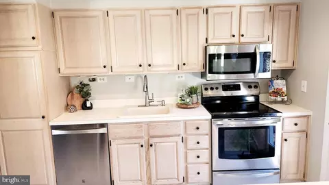 Kitchen - 1300 Wembrough Ct, Silver Spring, MD 20905 photo 2 of 3