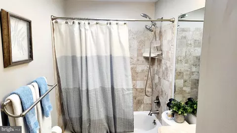 Bath - 1300 Wembrough Ct, Silver Spring, MD 20905 photo 4 of 4