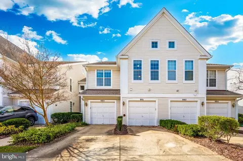 991 Hillside Lake Ter #906, Gaithersburg, MD 20878