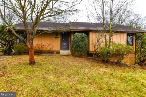10608 Wayridge Dr, Gaithersburg, MD 20886