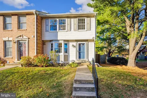 7701 White Cliff Ter, Rockville, MD 20855