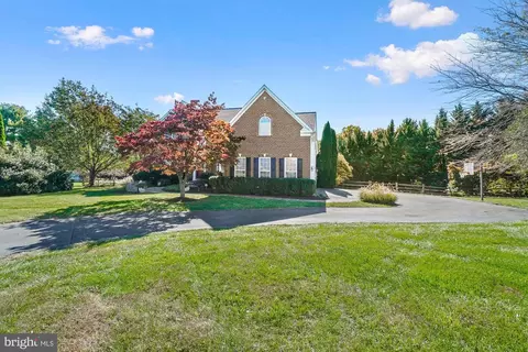 23605 White Peach Ct, Gaithersburg, MD 20882