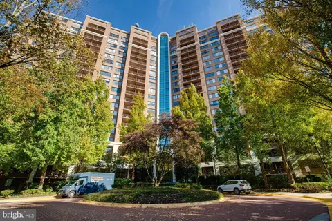 10101 Grosvenor Pl #2013, Rockville, MD 20852